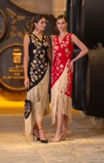 φόρεμα με κρόσια για γάμο βάπτιση αμάνικο κρουαζέ ασύμμετρο