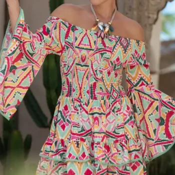 off shoulder φόρεμα μίνι εμπριμέ με βολάν και μανίκι καμπάνα