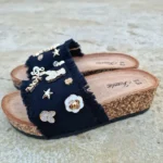 γυναικεία παντόφλα πλατφόρμα τζην μαύρη με διακοσμητικά