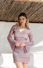 κροσέ φόρεμα μίνι ροζ με ανοιχτή πλάτη και μανίκι καμπάνα