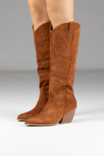 καφέ μπότες με χαμηλό τακούνι σουέτ καουμπόι