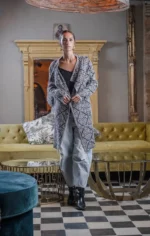 μακριά πλεκτή ζακέτα μαύρη γκρι με γεωμετρικά σχέδια