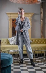 μακριά πλεκτή ζακέτα μαύρη γκρι με γεωμετρικά σχέδια