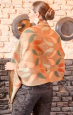 πασμίνα χειμωνιάτικη πράσινη με λαχούρια και κρόσσια Κάιρα