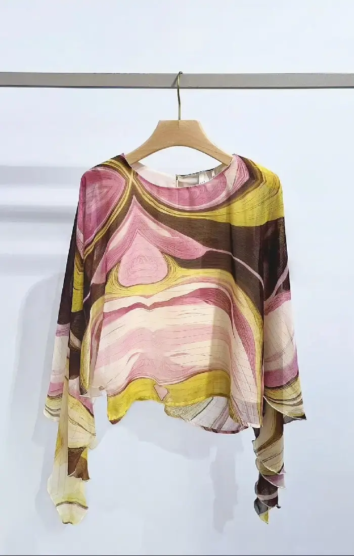 Μπλούζα με αέρινα μανίκια ροζ εμπριμέ