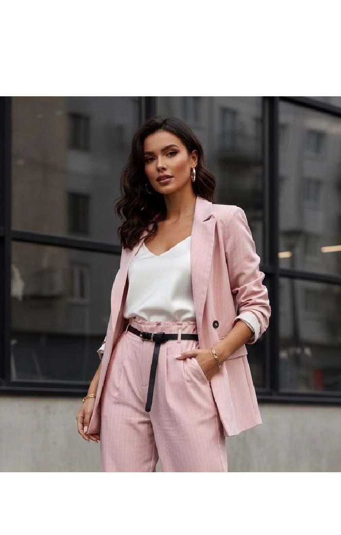 ριγέ κοστούμι γυναικείο ροζ σακάκι και παντελόνα