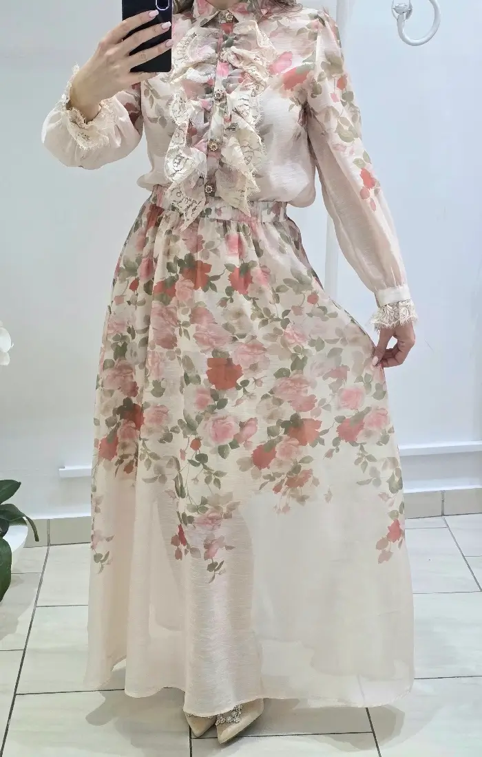 σετ φούστα πουκάμισο φλοράλ σε ρομαντικό ύφος