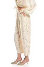 we coss παντελόνι εκρού ανάγλυφο με λάστιχο στη μέση