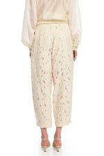 we coss παντελόνι εκρού ανάγλυφο με λάστιχο στη μέση